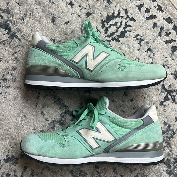 New Balance Other - New Balance 996 Sneakers in Mint Green , Men’s Size: 10.5